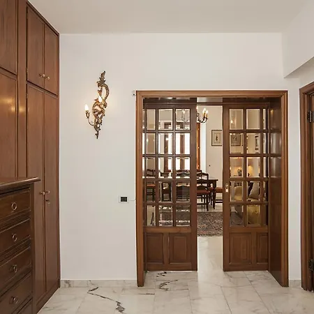 Vakantiehuis Visconti Holiday House, Luxury With Jacuzzi *