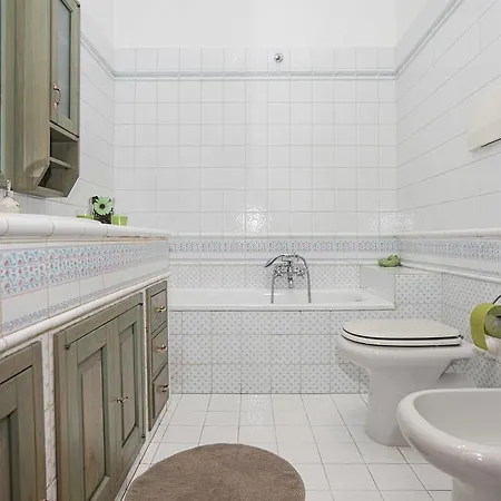 Vakantiehuis Visconti Holiday House, Luxury With Jacuzzi *